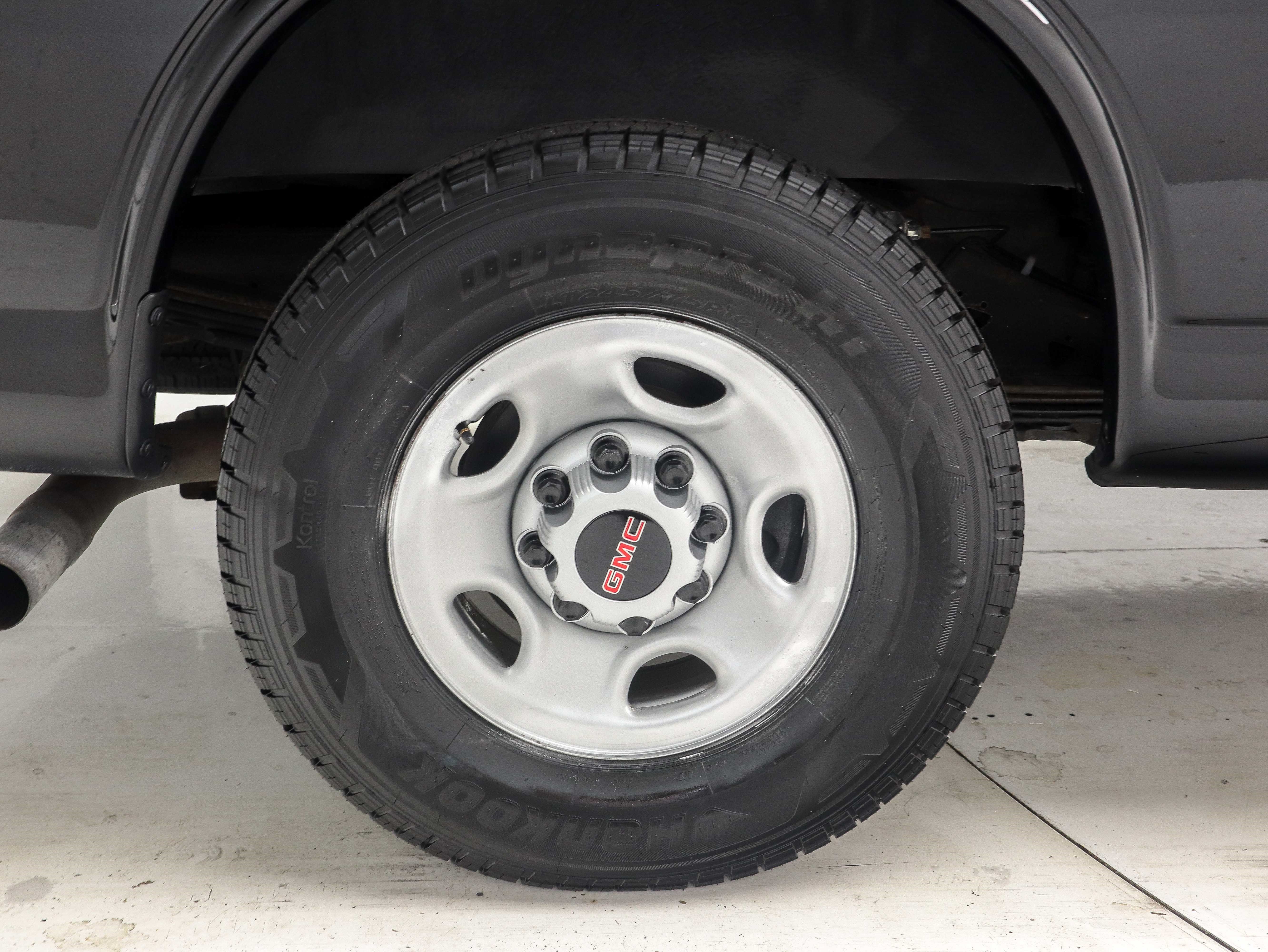 Used 2019 GMC Savana 3500 LS RWD image 27