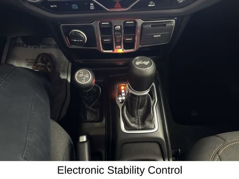 Used 2025 Jeep Wrangler Unlimited Sahara image 41