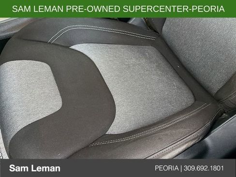 Used 2018 Jeep Cherokee Latitude w/ Cold Weather Group image 18