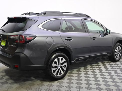 Used 2025 Subaru Outback Premium image 7