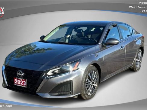 Used 2023 Nissan Altima 2.5 SV image 1