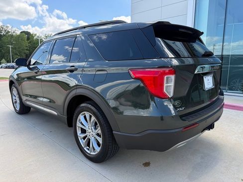 Used 2024 Ford Explorer XLT w/ Equipment Group 202A AWD/4WD image 3