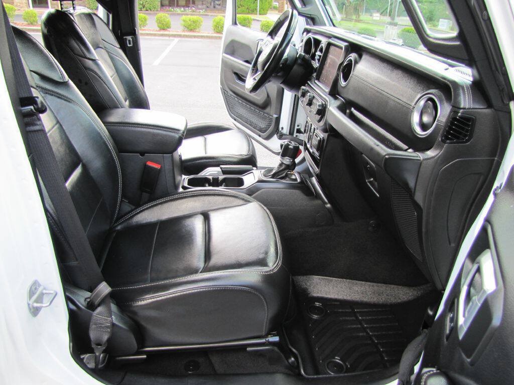 Used 2022 Jeep Wrangler Unlimited Sahara AWD/4WD image 22
