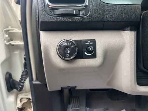 Used 2009 GMC Acadia SLT w/ Technology Package FWD image 24