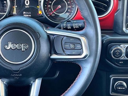 Used 2018 Jeep Wrangler Unlimited Rubicon w/ Dual Top Group AWD/4WD image 24