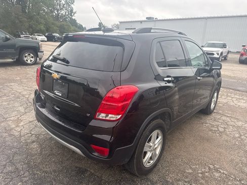 Used 2019 Chevrolet Trax LT w/ LT Convenience Package AWD/4WD image 3