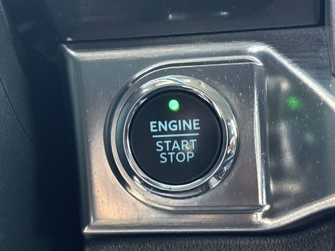 Used 2023 Ford F150 Lariat image 32