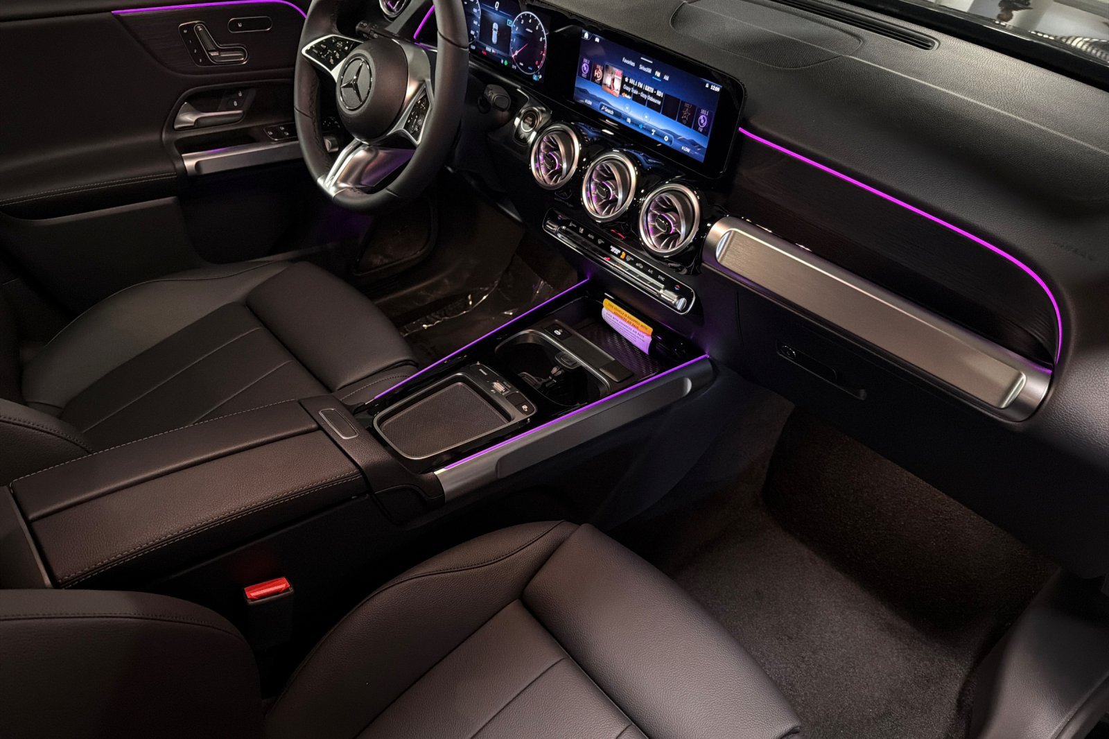 New 2026 Mercedes-Benz GLB 250 image 14