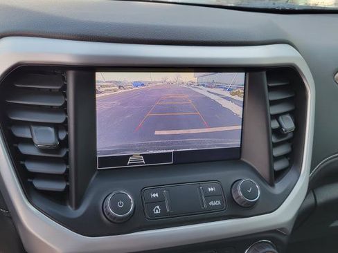 Used 2023 GMC Acadia SLE w/ Driver Convenience Package image 18