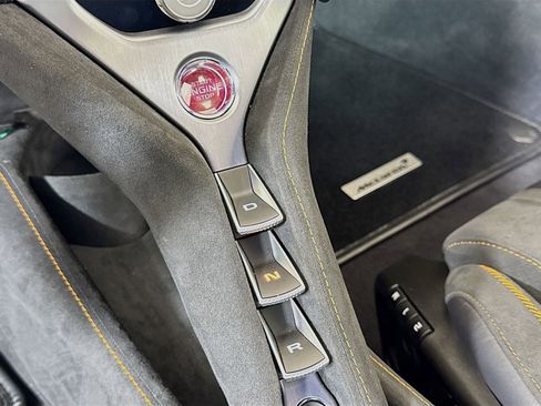 Used 2024 McLaren 750S Spider image 14