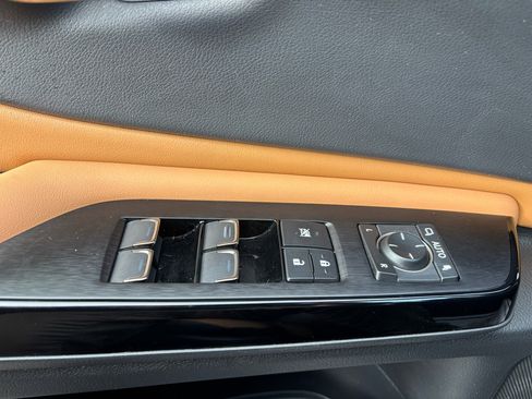 Used 2023 Lexus ES 350 w/ Luxury Package image 15