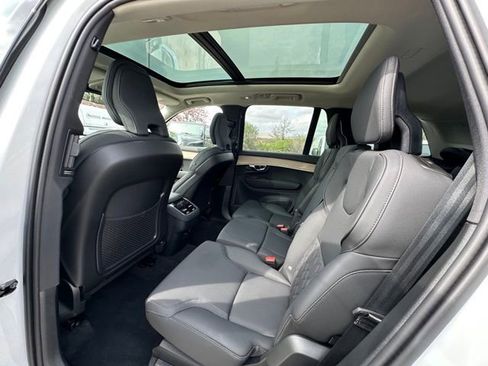Used 2025 Volvo XC90 B6 Plus AWD/4WD image 16