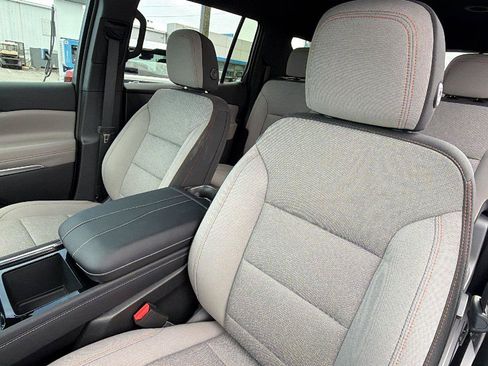 New 2026 Chevrolet Traverse LT FWD image 17