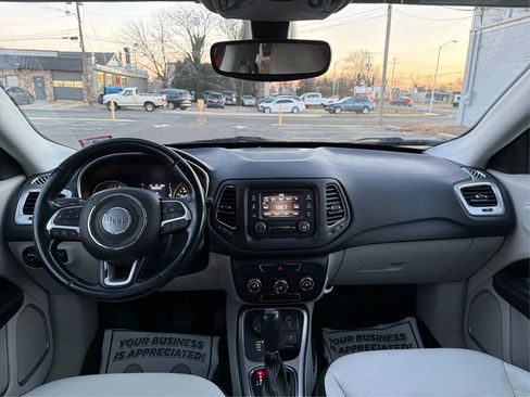 Used 2017 Jeep Compass Latitude AWD/4WD image 23
