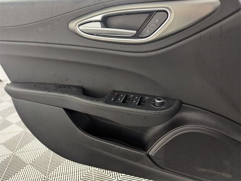 Used 2024 Alfa Romeo Giulia Veloce image 26