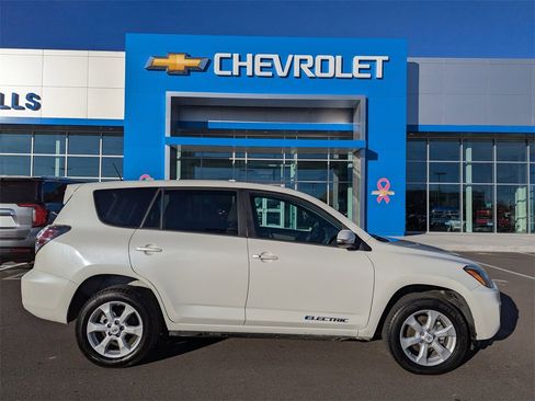 Used 2013 Toyota RAV4 EV image 32