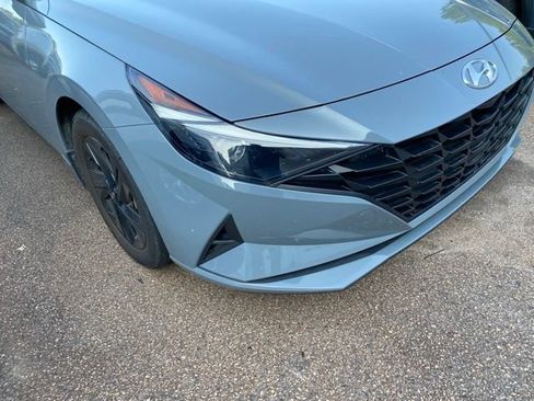 Used 2022 Hyundai Elantra SEL FWD image 16