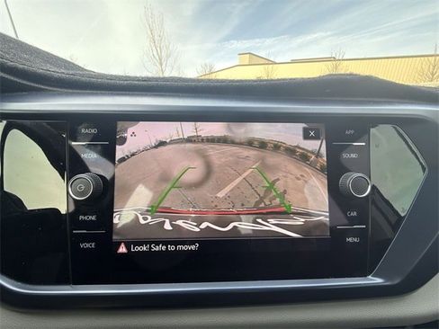 Used 2022 Volkswagen Taos SE image 17