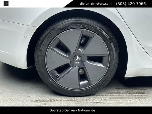 Used 2021 Tesla Model 3 Standard Range Plus image 36