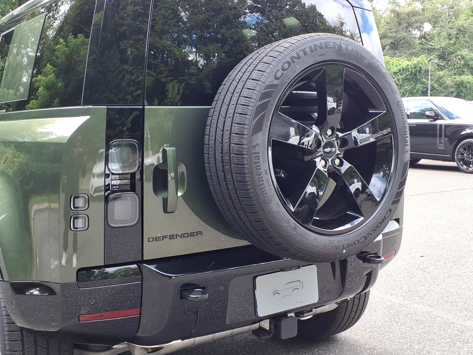 New 2026 Land Rover Defender 110 X-Dynamic SE AWD/4WD image 19