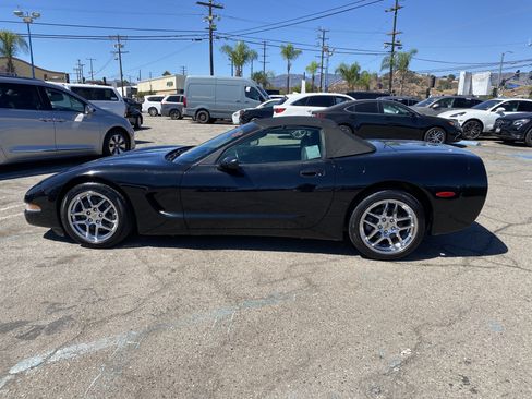 Used 2001 Chevrolet Corvette Convertible w/ Preferred Equipment Group2 RWD image 7