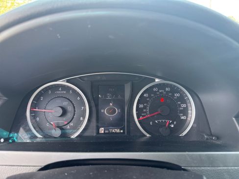 Used 2017 Toyota Camry SE w/ Moonroof Package image 18