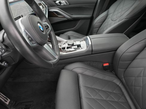 Certified 2025 BMW X6 xDrive40i AWD/4WD image 11