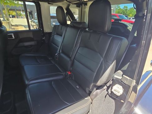 Used 2021 Jeep Wrangler Unlimited Sahara w/ Cold Weather Group AWD/4WD image 19
