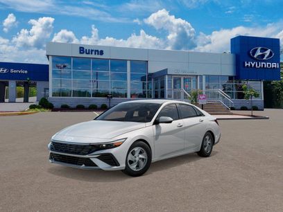 New 2025 Hyundai Elantra SE