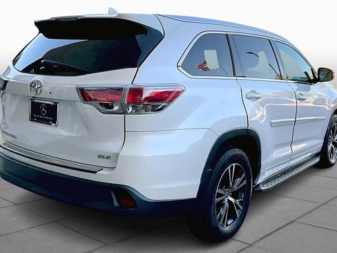 Used 2016 Toyota Highlander XLE image 12
