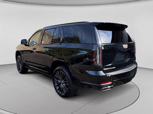 Used 2026 Cadillac Escalade Platinum Sport w/ LPO, Floor Liner Package AWD/4WD image 3