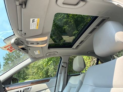 Used 2012 Mercedes-Benz E 350 Sedan image 27