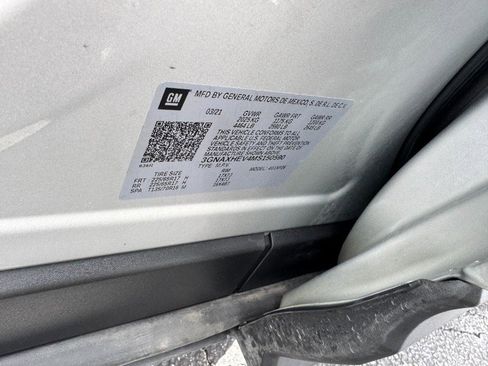 Used 2021 Chevrolet Equinox LS image 23