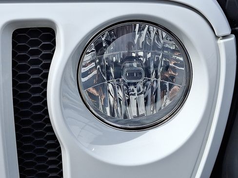 Used 2022 Jeep Wrangler Unlimited Sport image 9