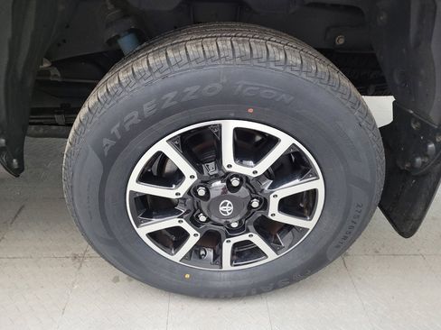 Used 2020 Toyota Tundra SR5 w/ TRD Off-Road Package image 31