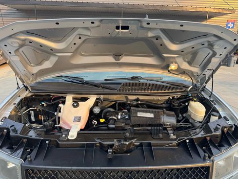 Used 2017 Chevrolet Express 3500 LT w/ LT Preferred Equipment Group image 15