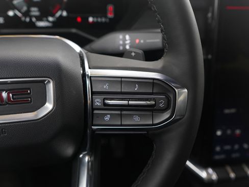 Used 2025 GMC Acadia Elevation w/ Elevation Premium Package image 26