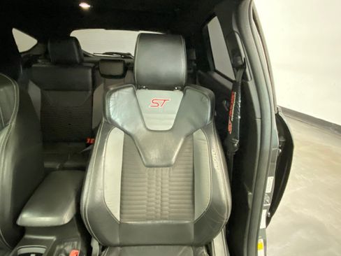 Used 2017 Ford Focus ST w/ Equipment Group 401A image 22