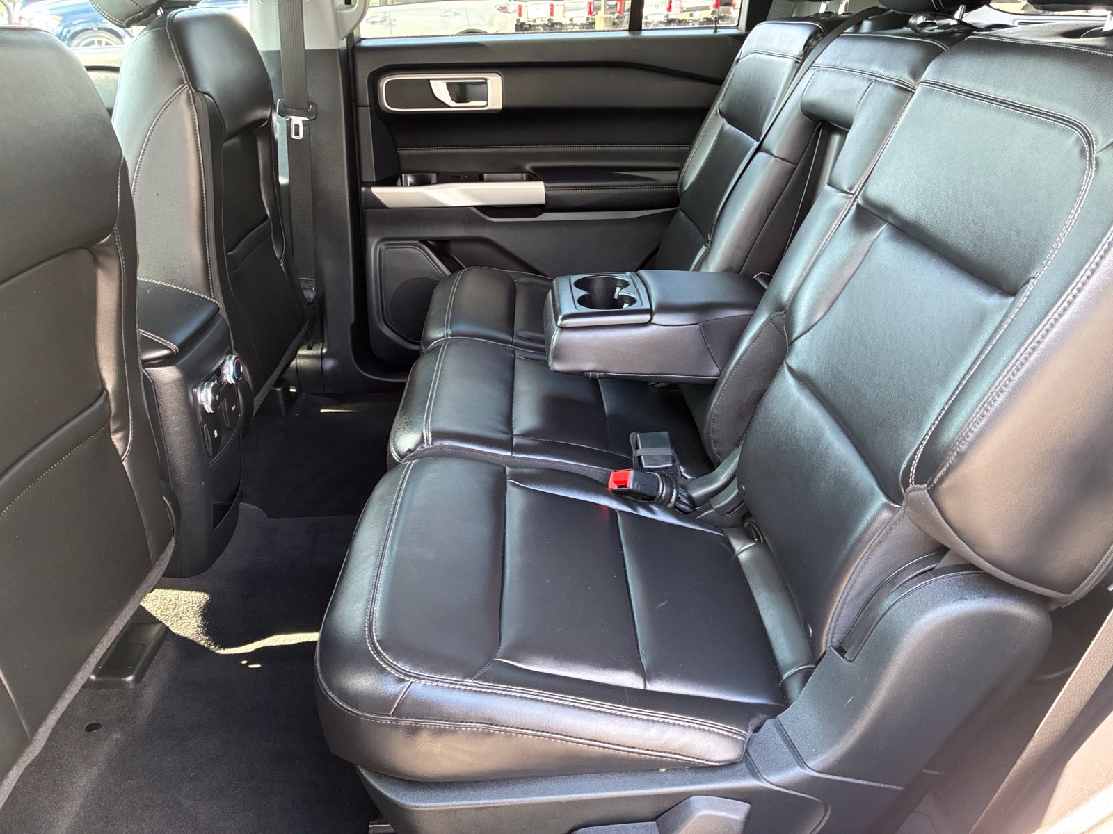 Certified 2021 Ford Explorer XLT w/ Equipment Group 202A RWD image 16