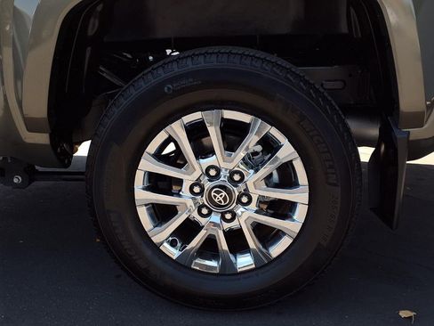 Certified 2025 Toyota Tacoma Limited AWD/4WD image 4