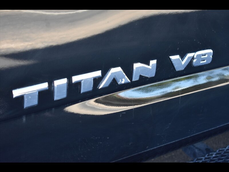Used 2018 Nissan Titan SV w/ SV Convenience Package RWD image 47