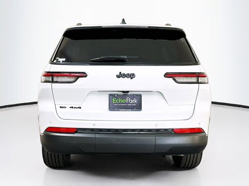 Used 2023 Jeep Grand Cherokee L Laredo image 7