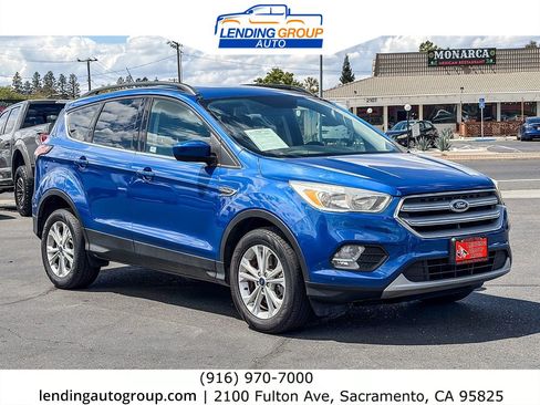 Used 2018 Ford Escape SE w/ SE Sync 3 Package AWD/4WD image 5