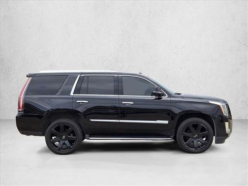 Used 2019 Cadillac Escalade Luxury AWD/4WD image 4