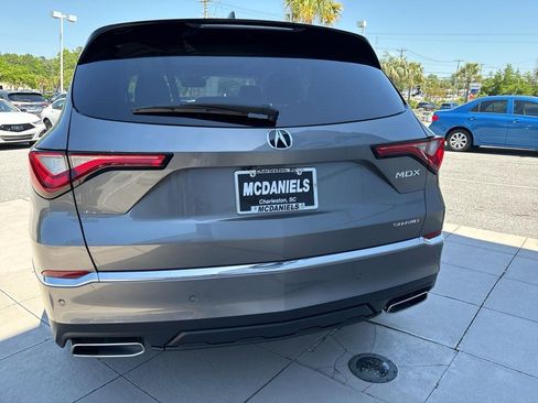 Used 2023 Acura MDX SH-AWD w/ Technology Package image 3