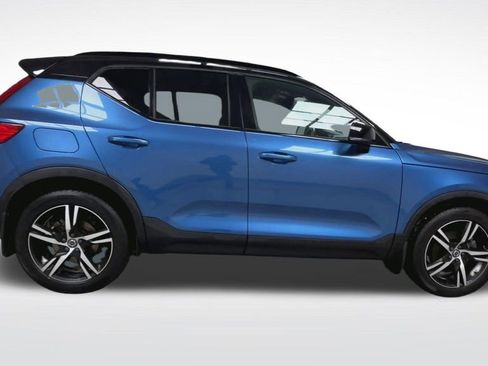 Used 2021 Volvo XC40 T5 R-Design w/ Protection Package Premier image 9