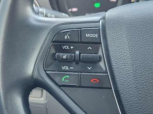 Used 2017 Hyundai Sonata Limited image 16