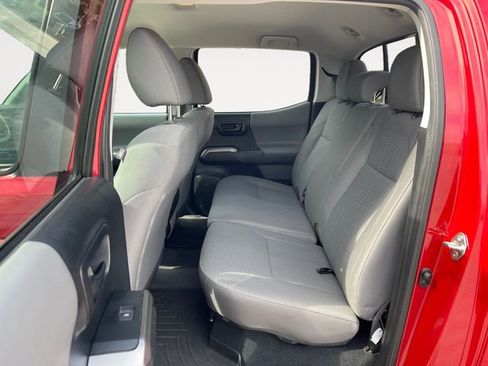 Used 2016 Toyota Tacoma SR5 image 13