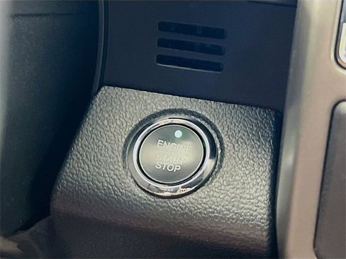 Used 2021 Ford Expedition Max XLT image 16