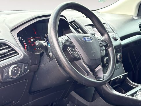 Used 2019 Ford Edge SE FWD image 10